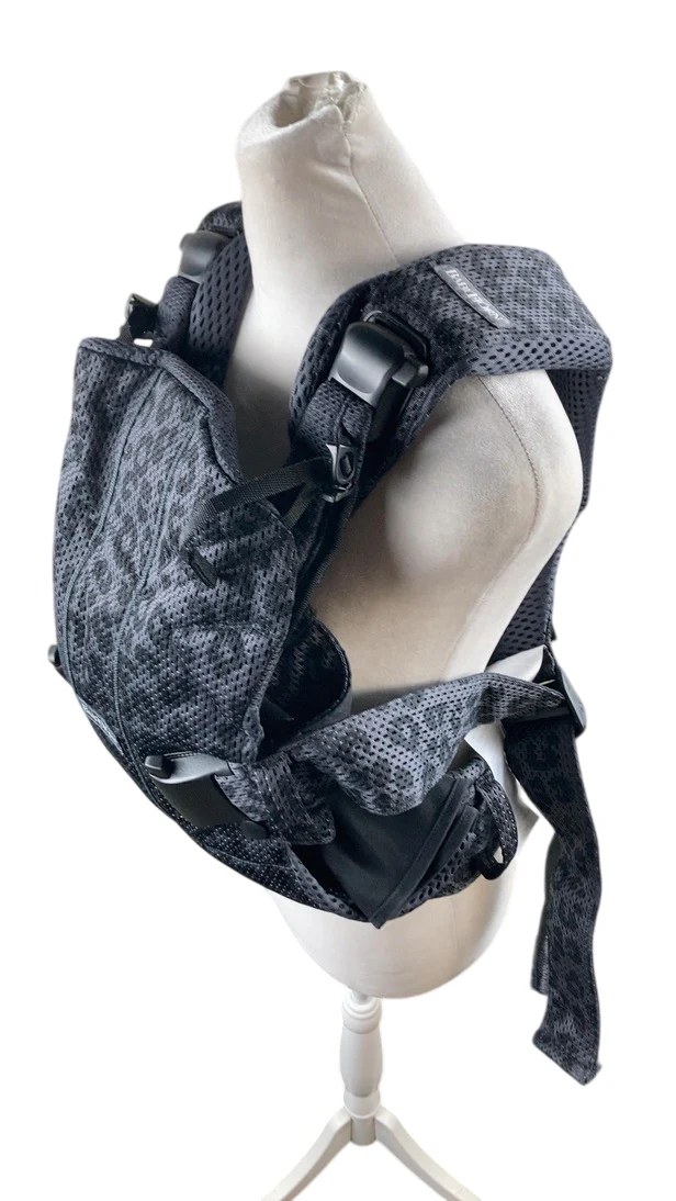 BabyBjorn Baby Carrier One Air 3D Mesh, Anthracite/Leopard - Image 5