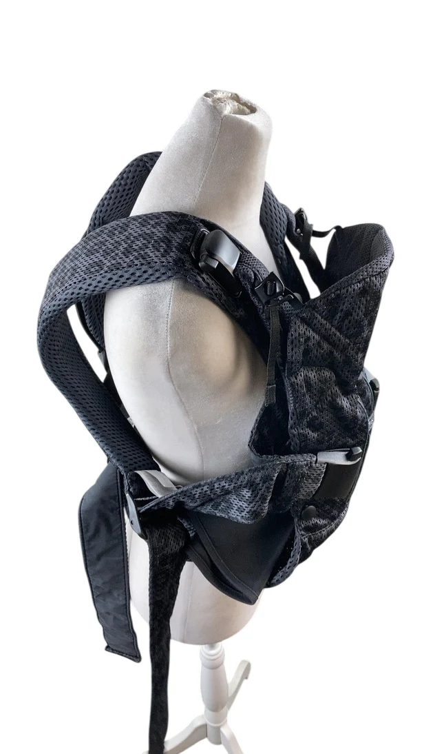 BabyBjorn Baby Carrier One Air 3D Mesh, Anthracite/Leopard - Image 2
