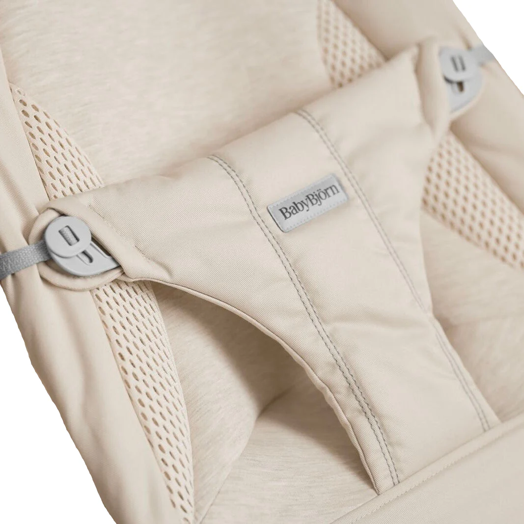BabyBjorn Bouncer Balance Soft, Light Beige TriFabric, Light Gray Frame - Image 2
