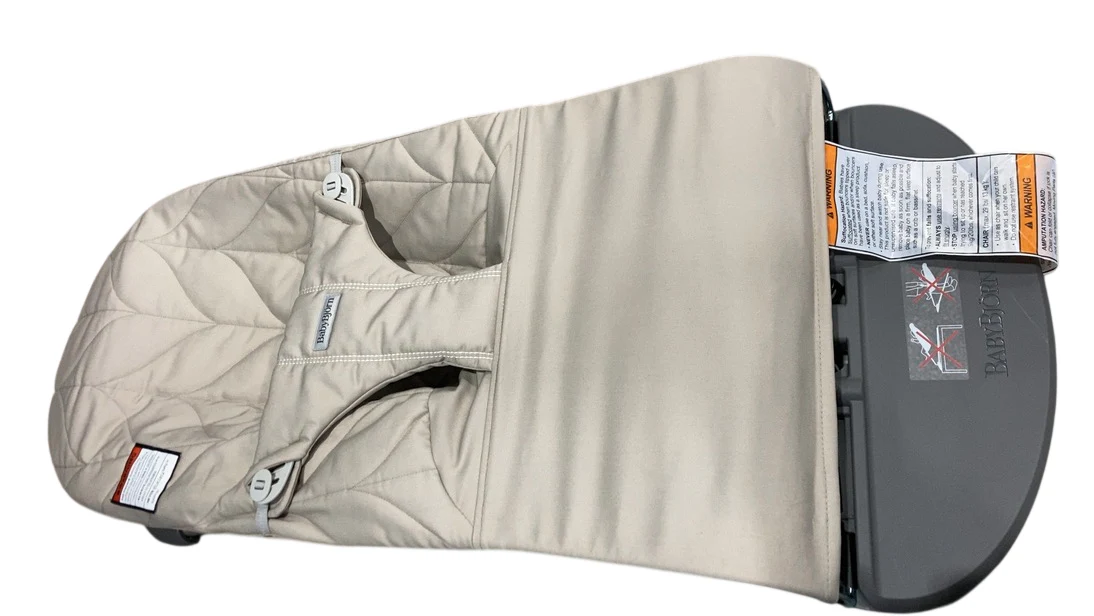 BabyBjorn Bouncer Bliss, Black Frame, Sand Grey Cotton Petal Quilt - Image 2