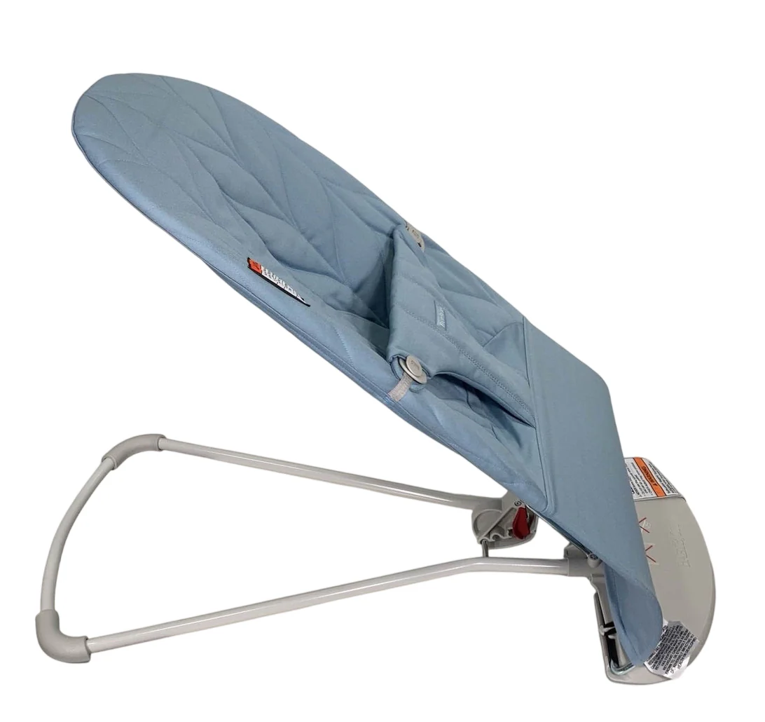 BabyBjorn Bouncer Bliss, Blue Cotton Petal Quilt, Light Gray Frame - Image 2