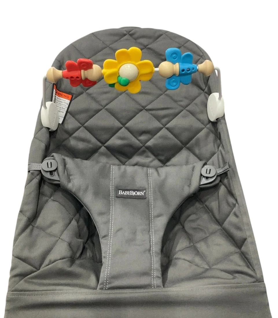 BabyBjorn Bouncer Bliss Bundle With Toy Bar, Anthracite Cotton Classic Quilt, Dark Gray Frame, Flying Friends - Image 3