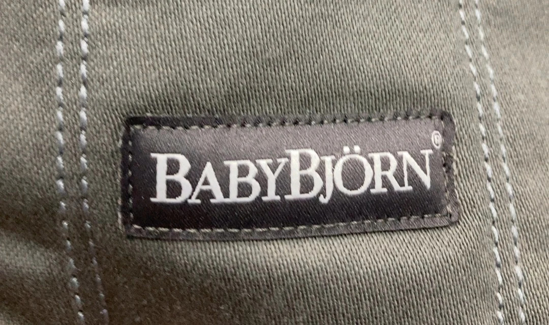 BabyBjorn Bouncer Bliss Bundle With Toy Bar, Anthracite Cotton Classic Quilt, Dark Gray Frame, Flying Friends - Image 5