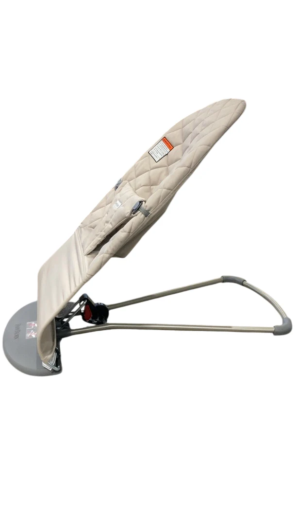 BabyBjorn Bouncer Bliss, Dark Gray Frame, Sand Gray Cotton Classic Quilt - Image 3