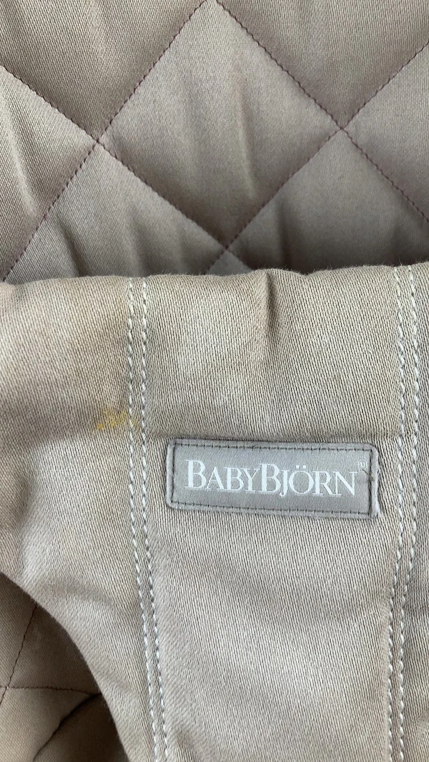 BabyBjorn Bouncer Bliss, Dark Gray Frame, Sand Gray Cotton Classic Quilt - Image 5