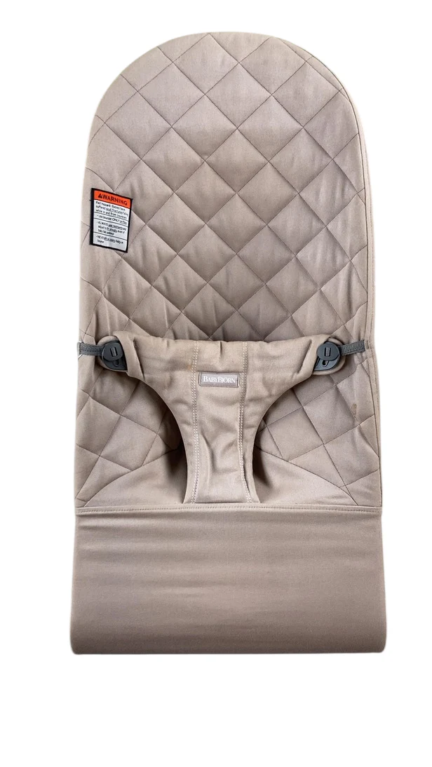 BabyBjorn Bouncer Bliss, Dark Gray Frame, Sand Gray Cotton Classic Quilt - Image 3