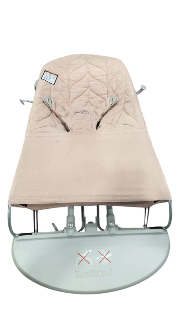 BabyBjorn Bouncer Bliss, Dusty Pink Cotton Petal Quilt, Light Gray Frame - Image 4