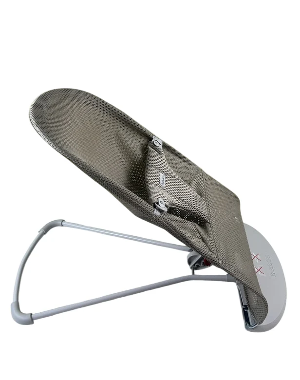 BabyBjorn Bouncer Bliss, Gray Beige Mesh, Light Gray Frame - Image 3