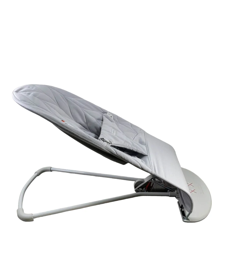 BabyBjorn Bouncer Bliss, Light Gray Frame, Light Gray Cotton Petal Quilt - Image 3