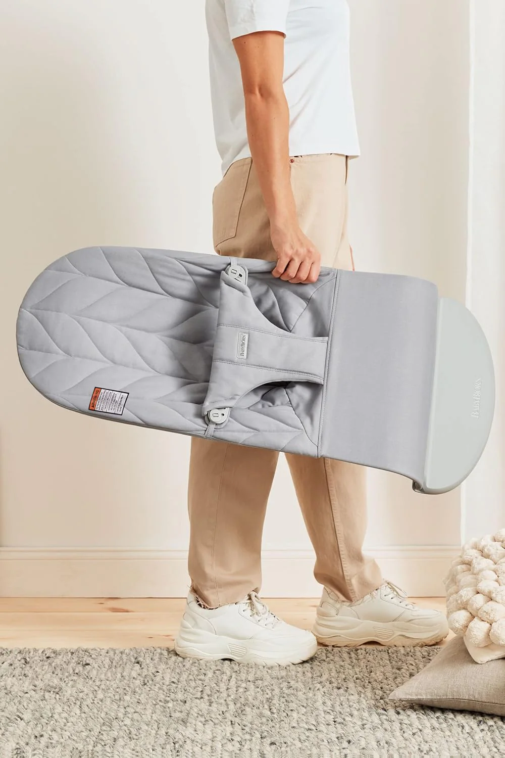 BabyBjorn Bouncer Bliss, Light Gray Frame, Light Gray Cotton Petal Quilt - Image 5