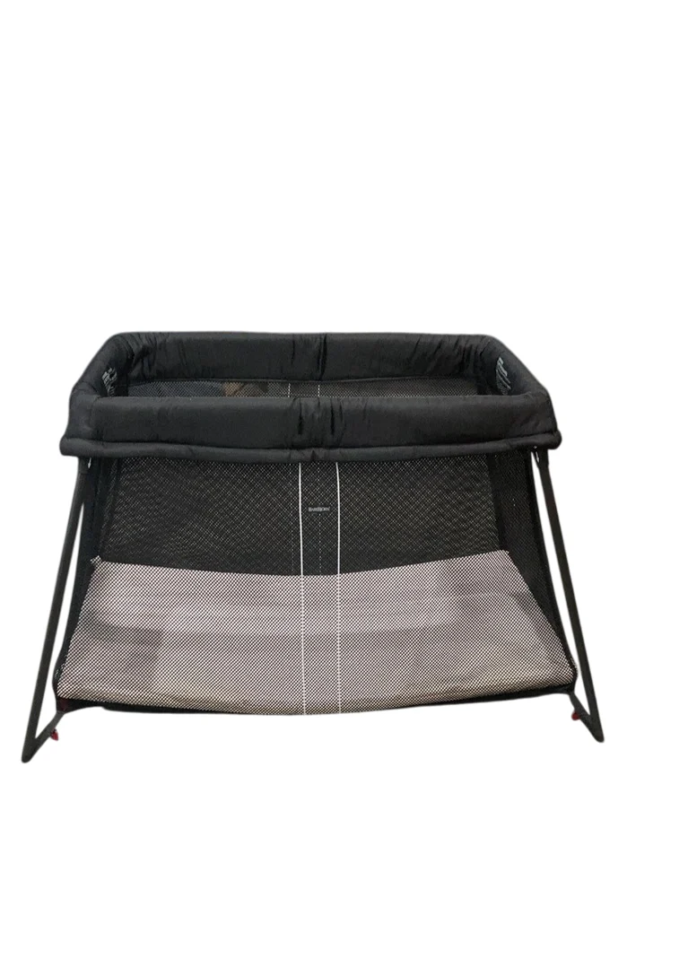 BabyBjorn Travel Crib Light Bundle with Fitted Sheet, Black - Image 3