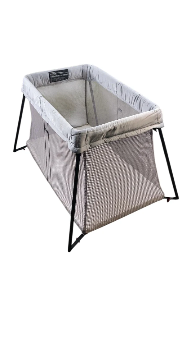 BabyBjorn Travel Crib Light Bundle with Fitted Sheet, Silver - Image 4