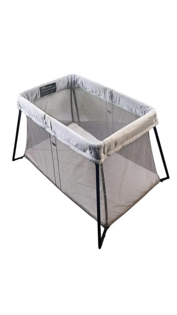 BabyBjorn Travel Crib Light Bundle with Fitted Sheet, Silver - Image 3