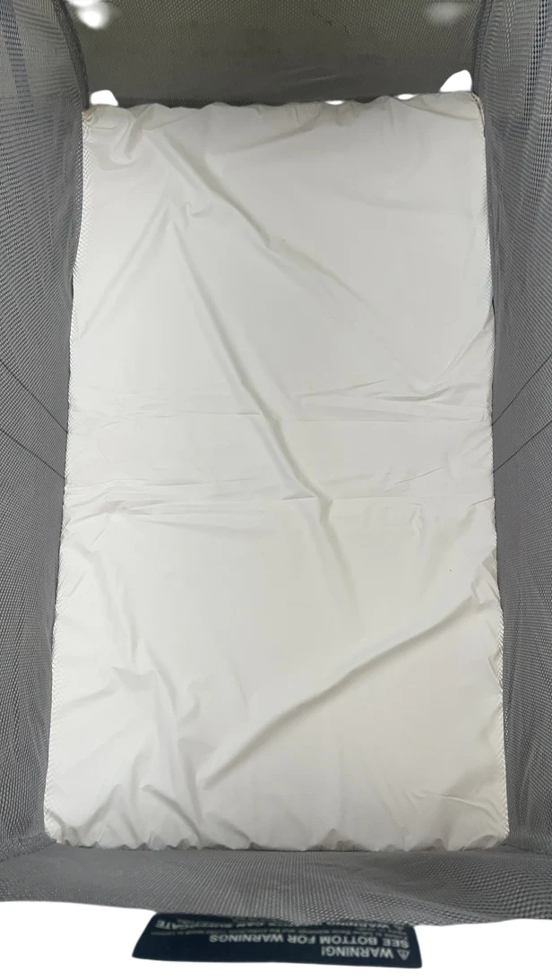 BabyBjorn Travel Crib Light Bundle with Fitted Sheet, Silver - Image 6