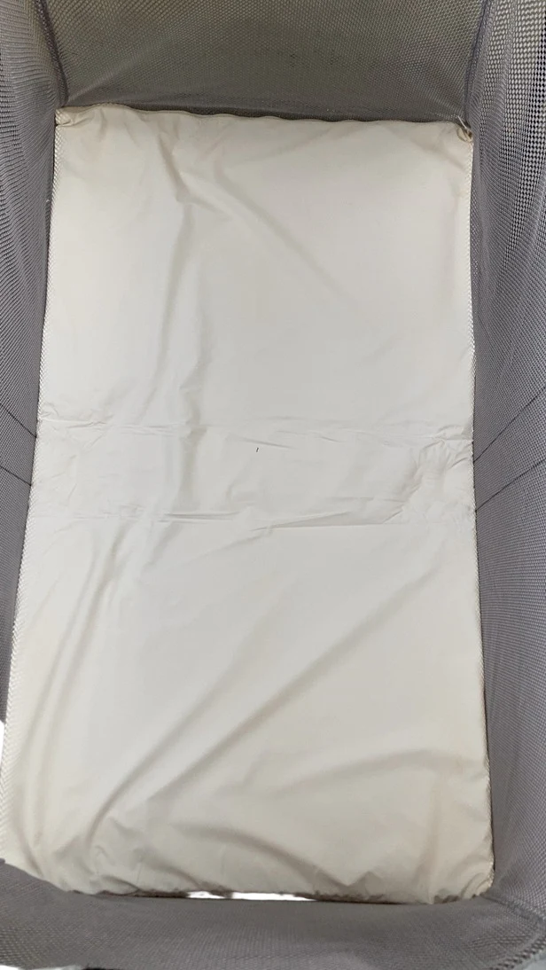 BabyBjorn Travel Crib Light Bundle with Fitted Sheet, Silver - Image 5