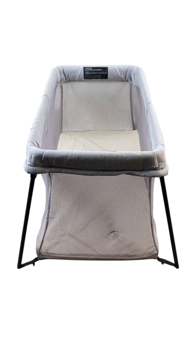 BabyBjorn Travel Crib Light Bundle with Fitted Sheet, Silver - Image 3