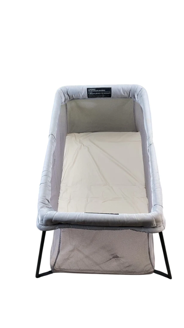 BabyBjorn Travel Crib Light Bundle with Fitted Sheet, Silver - Image 4