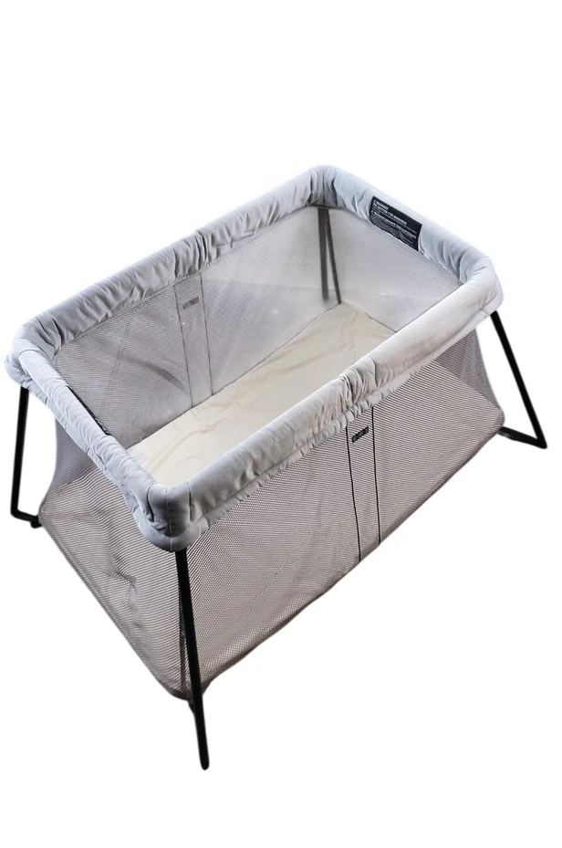 BabyBjorn Travel Crib Light Bundle with Fitted Sheet, Silver - Image 6