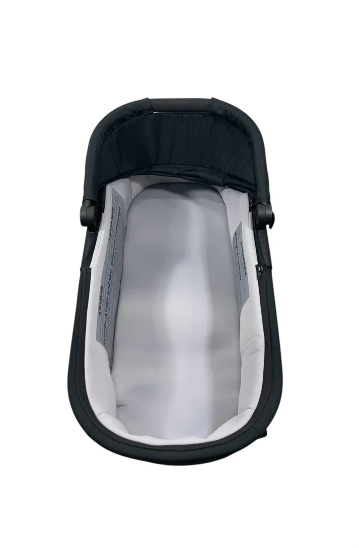 Britax Zinnia Bassinet, Onyx Glacier - Image 3