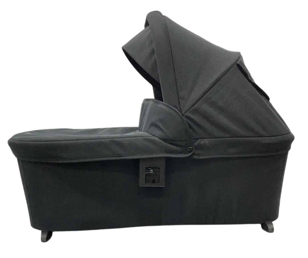 Britax Zinnia Bassinet, Onyx Glacier - Image 2