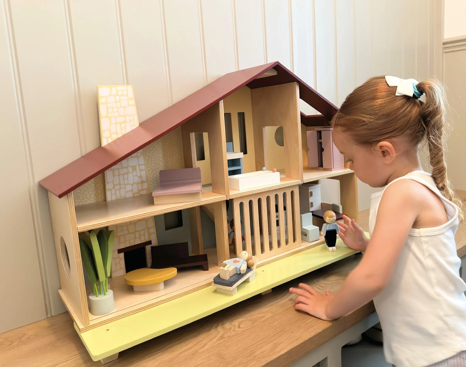 Mentari Cedar Chalet Dollhouse - Image 7