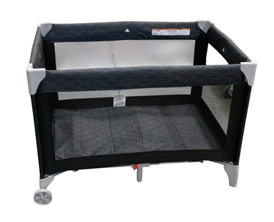 Cosco Kids Funsport Play Yard, Noir Dot - Image 3