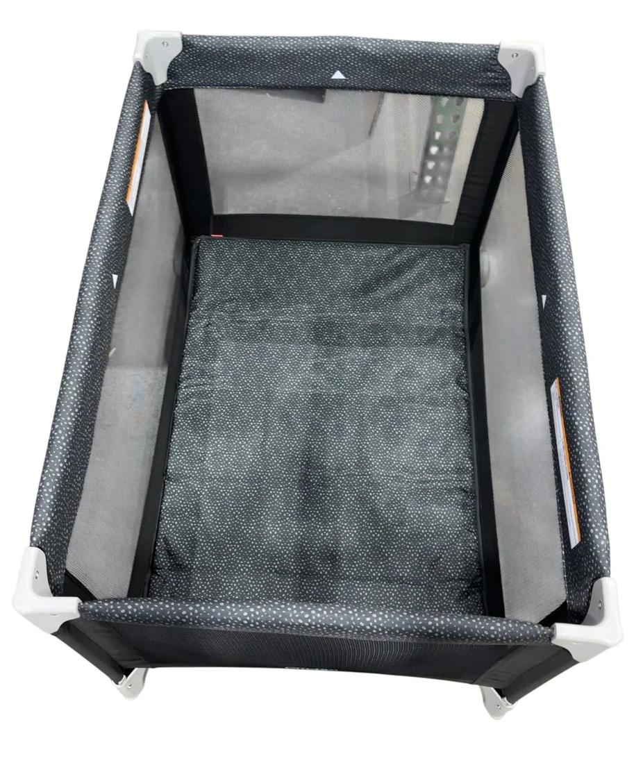 Cosco Kids Funsport Play Yard, Noir Dot - Image 3