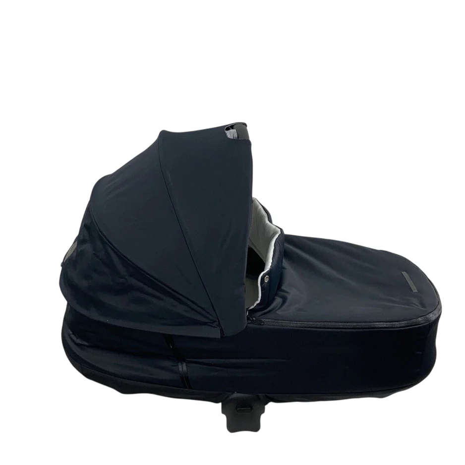 Cybex PRIAM Lux Carry Cot, Deep Black - Image 2