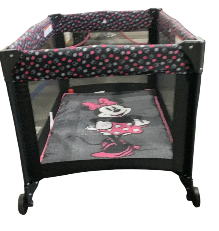 Disney Baby 3D Ultra Play Yard with Bassinet, Modern Minnie - Image 2