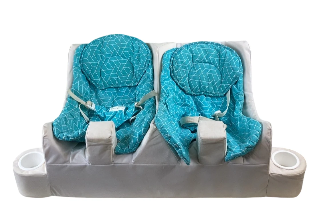 Table For Two Twin Feeding System, Geo Turquoise & White