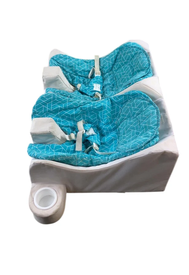 Table For Two Twin Feeding System, Geo Turquoise & White - Image 4