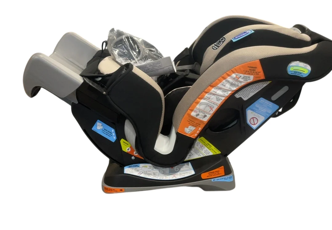 Graco Extend2Fit 3-in-1 Convertible Car Seat, 2022, Stocklyn - Image 2