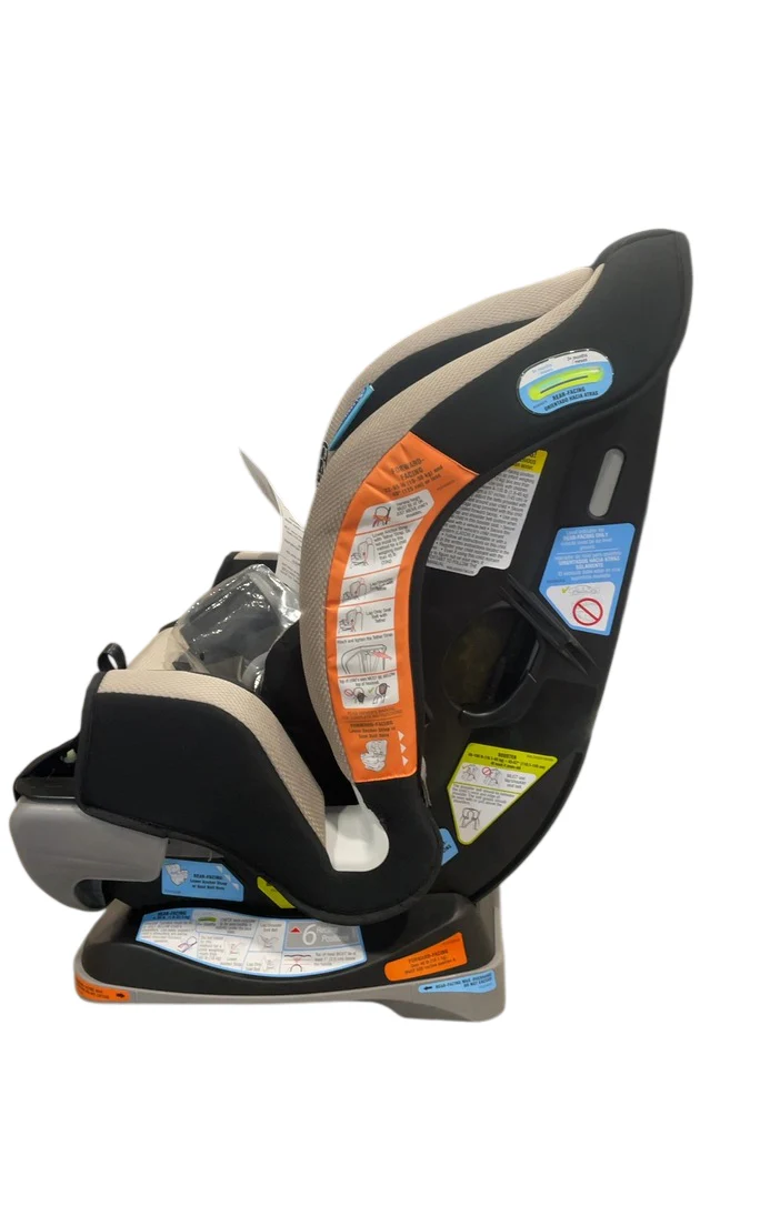 Graco Extend2Fit 3-in-1 Convertible Car Seat, 2023, Stocklyn - Image 2