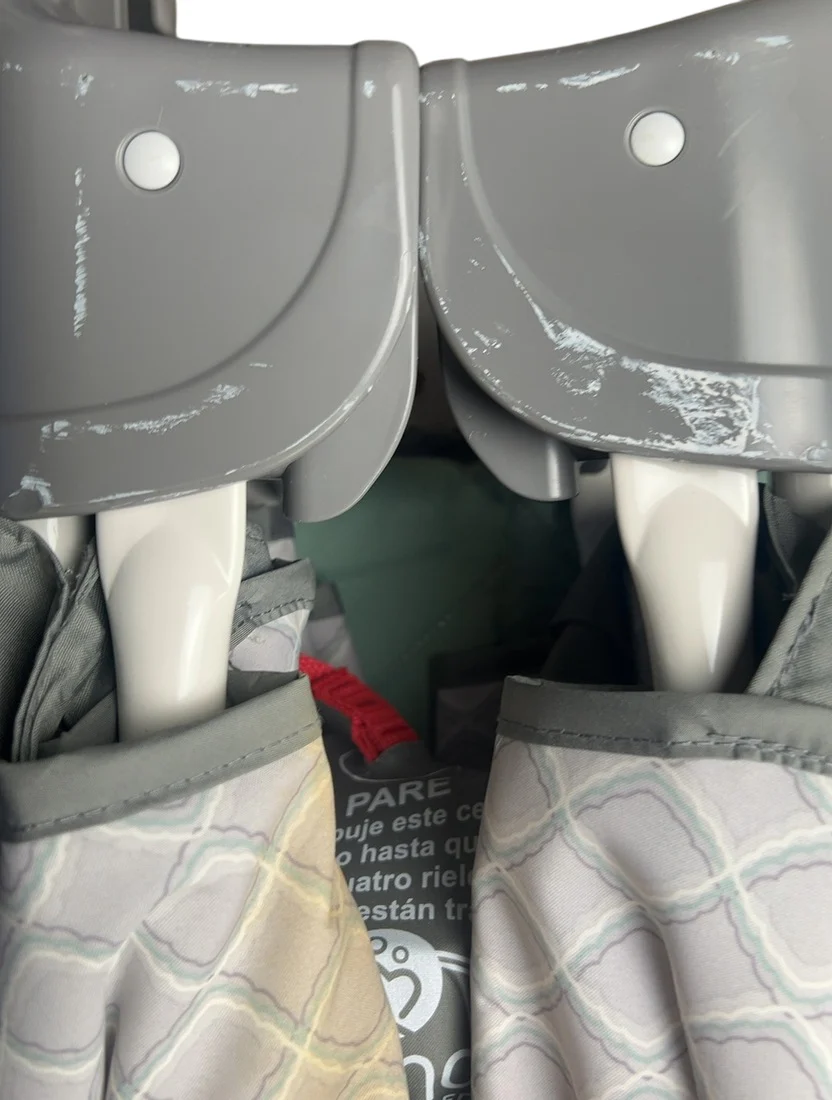 Graco Travel Lite Crib - Image 9