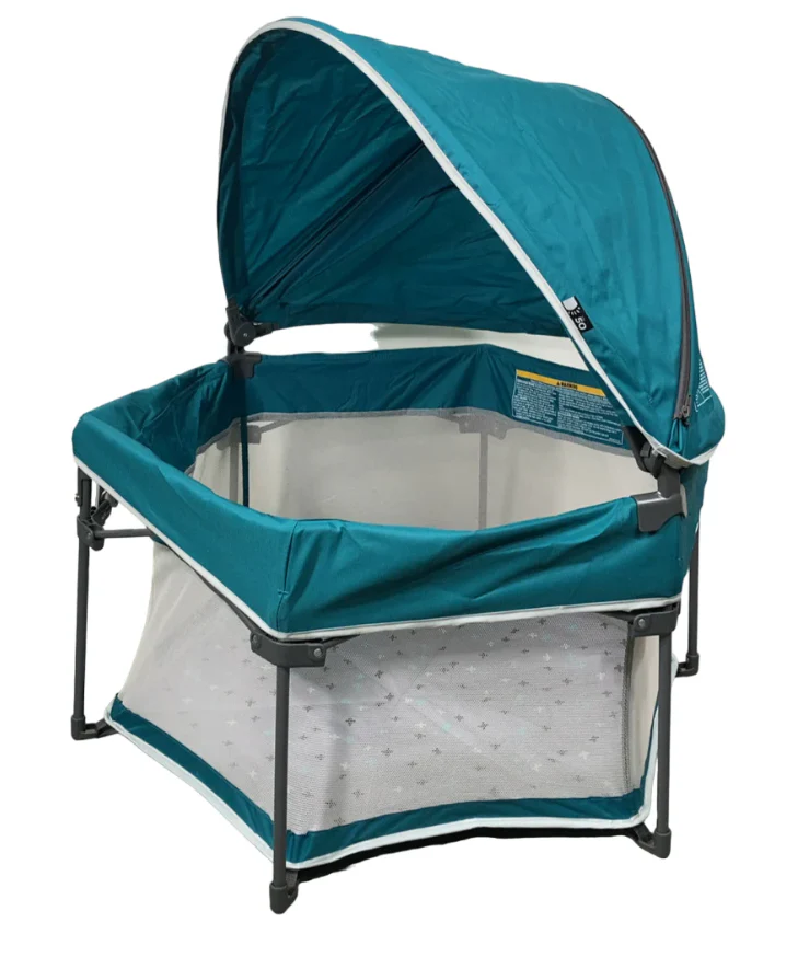 Graco Travel Lite Portable Bassinet, Brixton Fashion