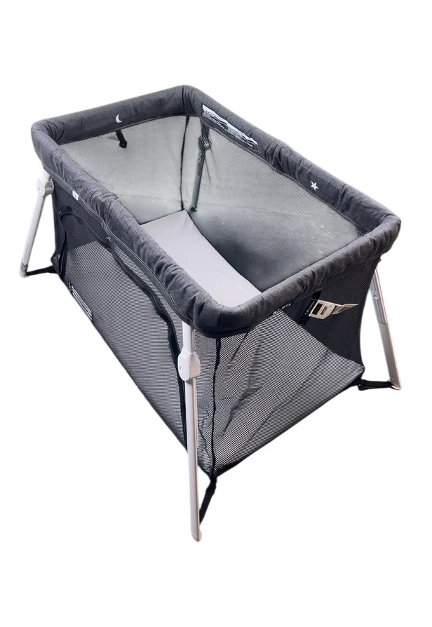 Guava Family Lotus Travel Crib And Sun Shade