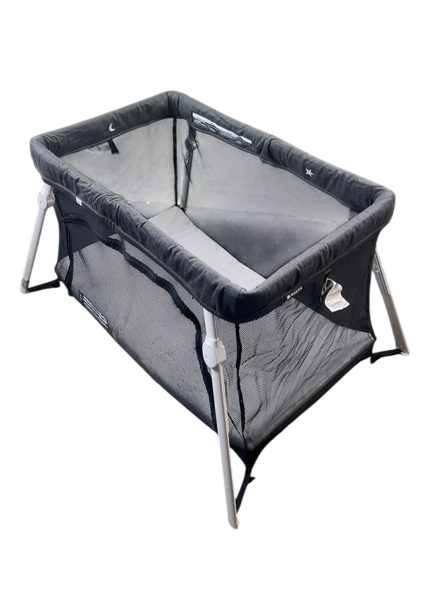 Guava Family Lotus Travel Crib And Sun Shade - Image 2