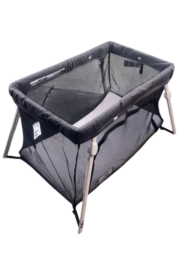 Guava Family Lotus Travel Crib, Grey