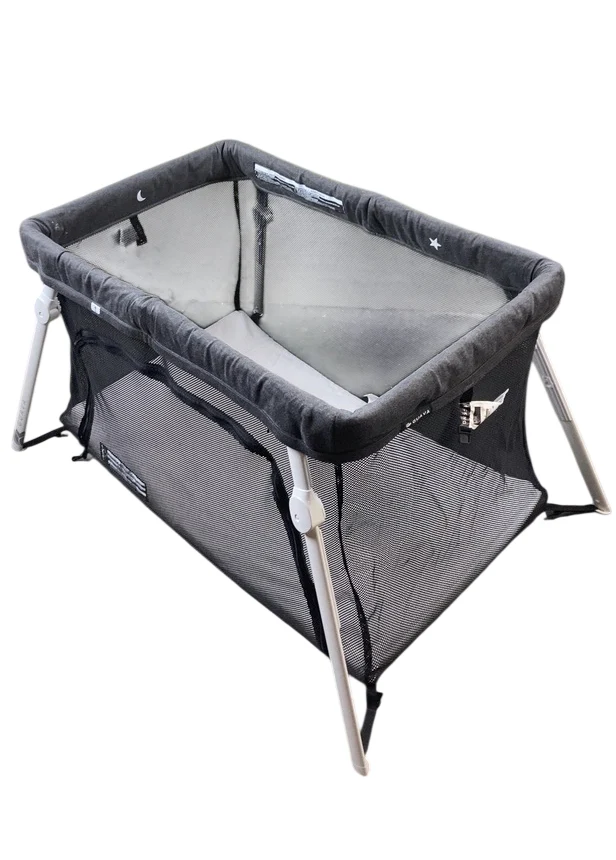 Guava Family Lotus Travel Crib, Grey