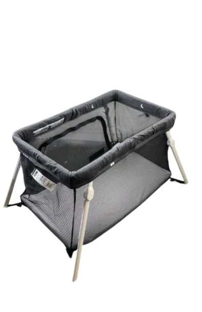 Guava Family Lotus Travel Crib, Grey