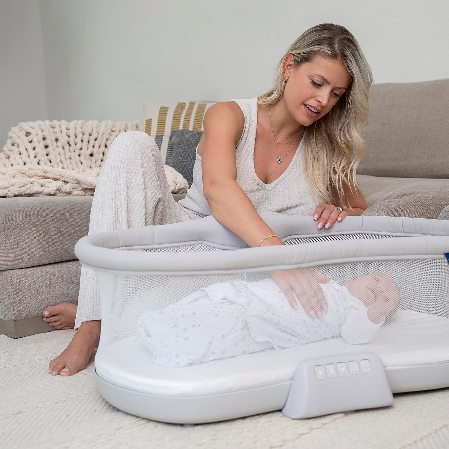 Halo Bassinest Soothing Swivel Sleeper 3.0 Bassinet, Grey - Image 2