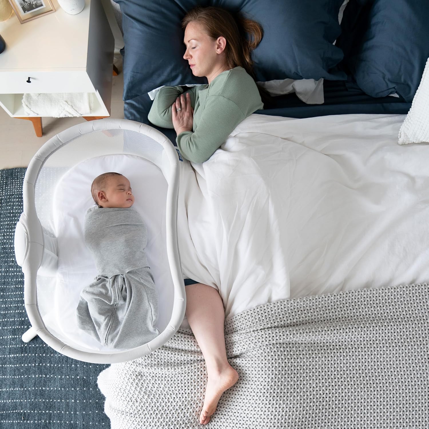Halo Bassinest Swivel Sleeper 3.0, Grey - Image 4