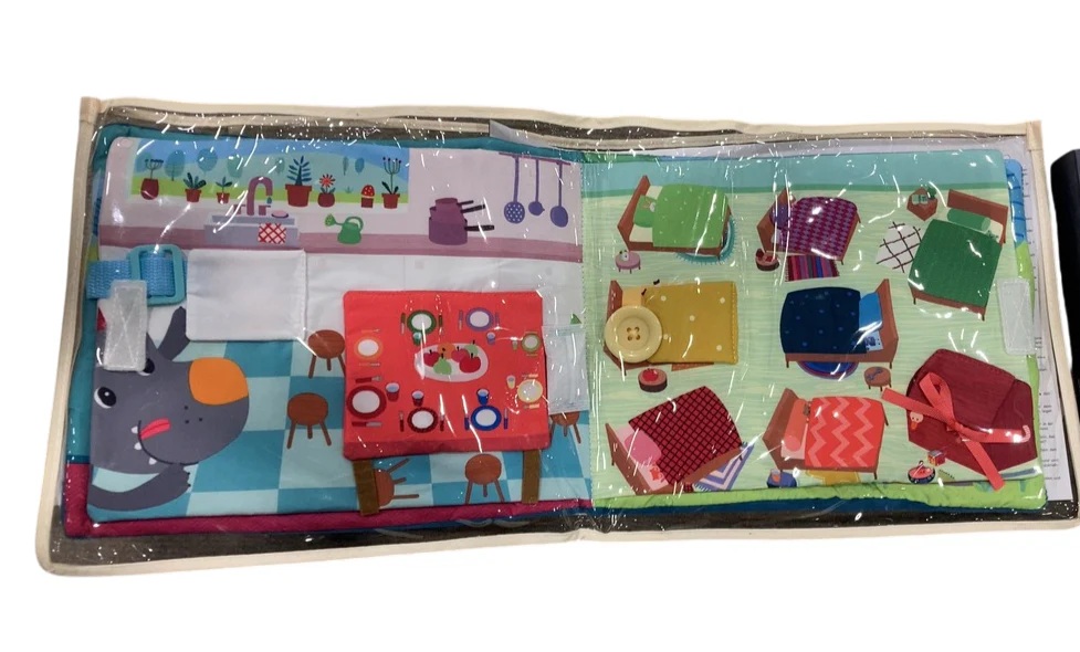 Lilliputiens Textile Activity Book, The Wolf and the 7 Goats - Image 4