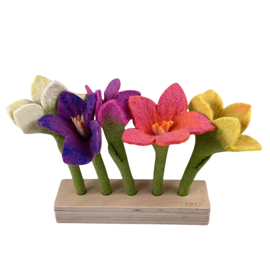 Lovevery Felt Flowers