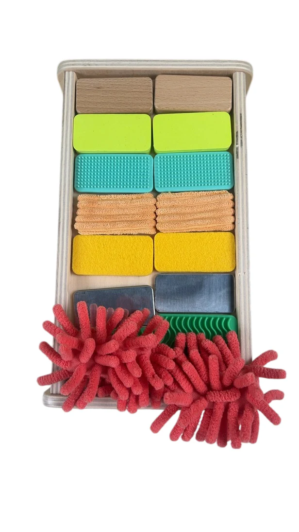 Lovevery Montessori Sensory Box - Image 4