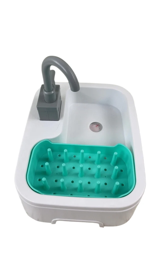 Lovevery Sustainable Sink with Bio-Based Cups And Plates - Image 2