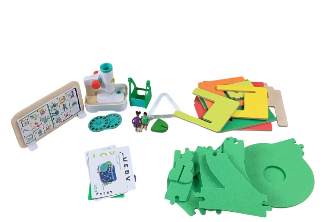 Lovevery The Connector Play Kit