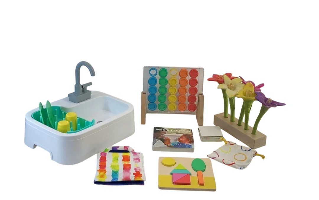 Lovevery The Helper Play Kit