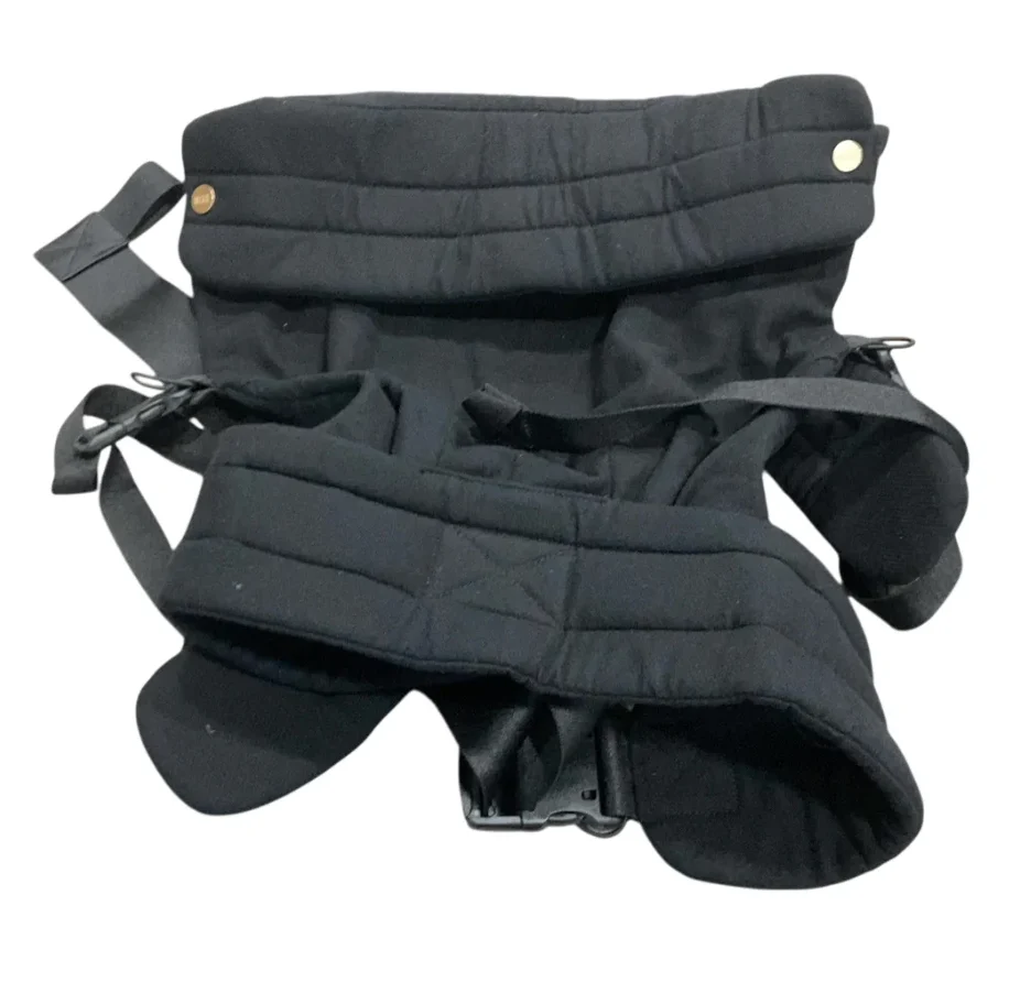 Mabē The Monarch Carrier, Ebony
