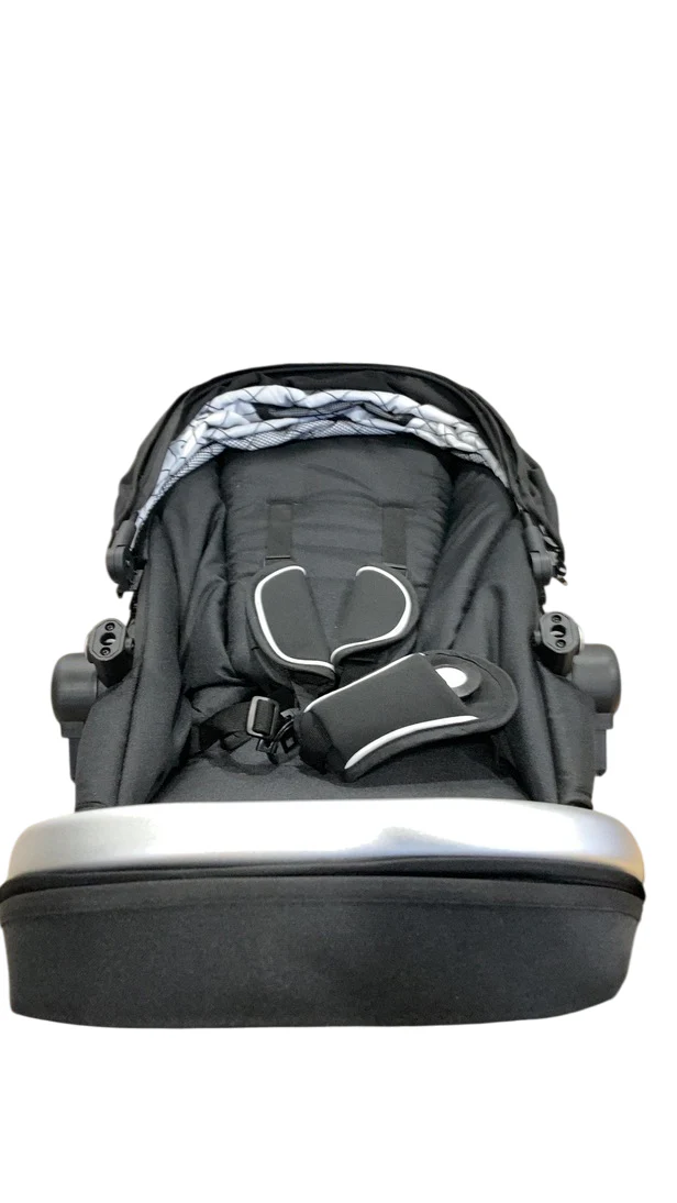 Mockingbird 2nd Seat Kit 2.0, Black, Windowpane, No Bumper Bar - Image 3